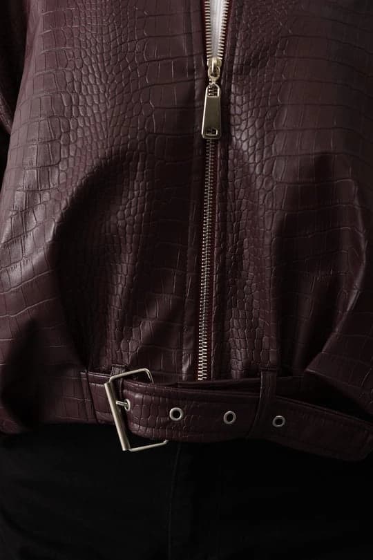 Burgundy Croc Embossed Faux Leather Jacket with Belt – Oversized Women’s Statement Outerwear, Chic Fall Winter Street Style Coat - görsel 1