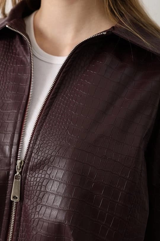 Burgundy Croc Embossed Faux Leather Jacket with Belt – Oversized Women’s Statement Outerwear, Chic Fall Winter Street Style Coat - görsel 3