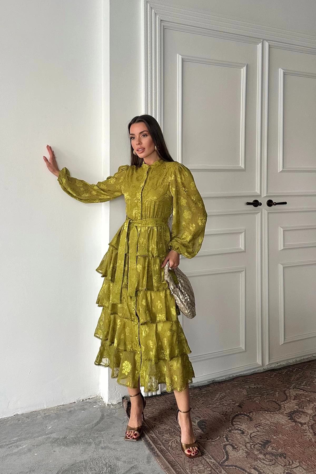 Chartreuse Green Tiered Maxi Dress Long Sleeve Button Front Ruffled Boho Vintage Style Wedding Guest Formal Dress (Character count: 130) - görsel 2