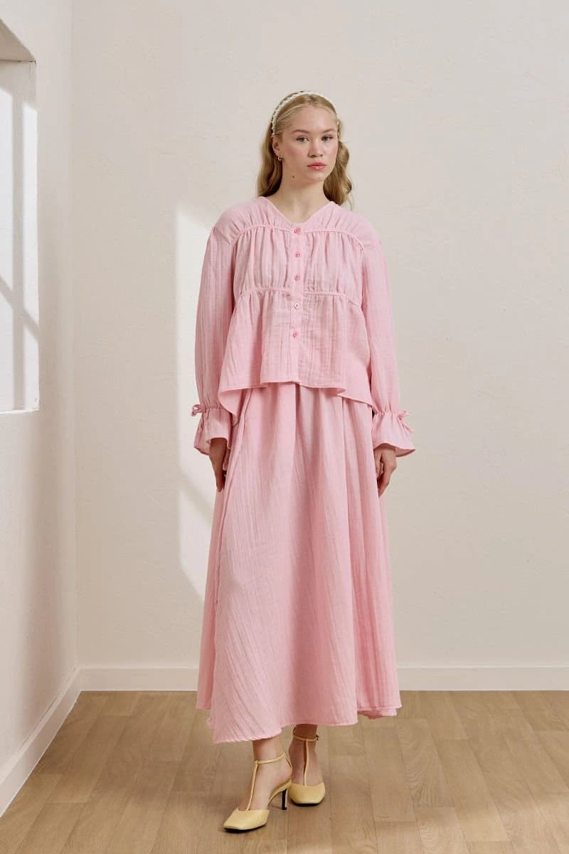 Cottagecore Muslin Outfit - Button-Front Blouse & High-Waist Balloon Skirt detailed view 2