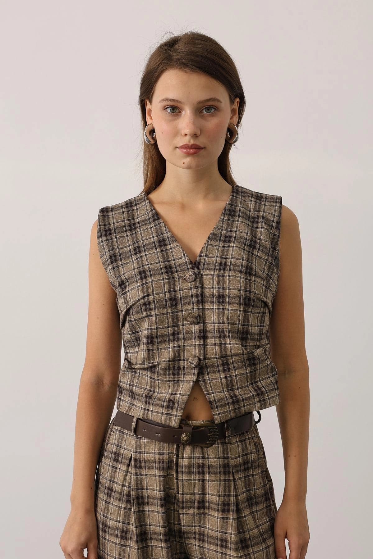 Dark Academia Plaid Vest, Cropped Brown Waistcoat, Light Academia Clothing, Vintage 70s Style Tailored Suit Vest, Preppy Sleeveless Top - görsel 6