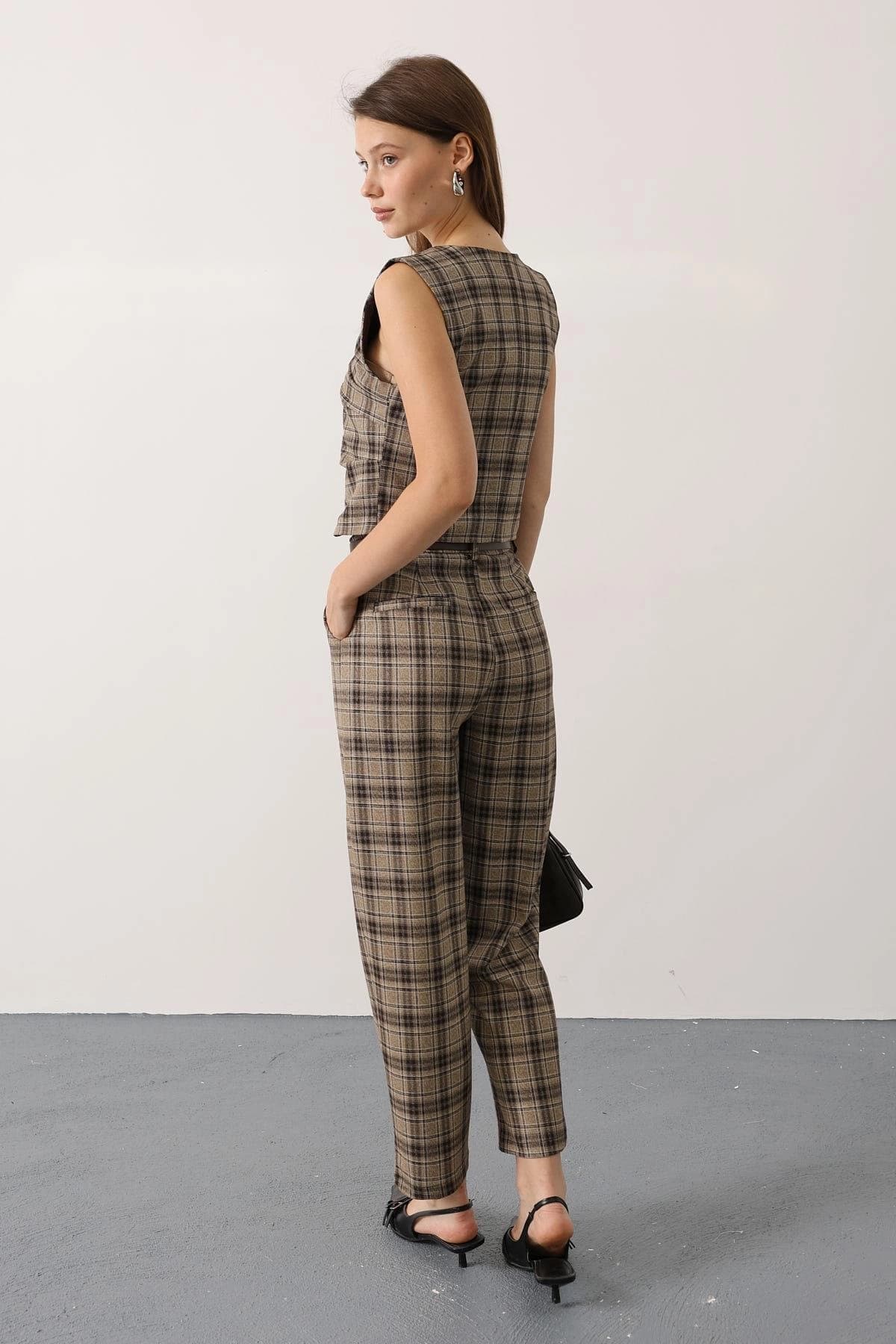 High Waisted Plaid Pants, Pleated Dark Academia Trousers, Vintage Style Brown Cropped Ankle Pants for Women, Preppy Tapered Slacks - görsel 1