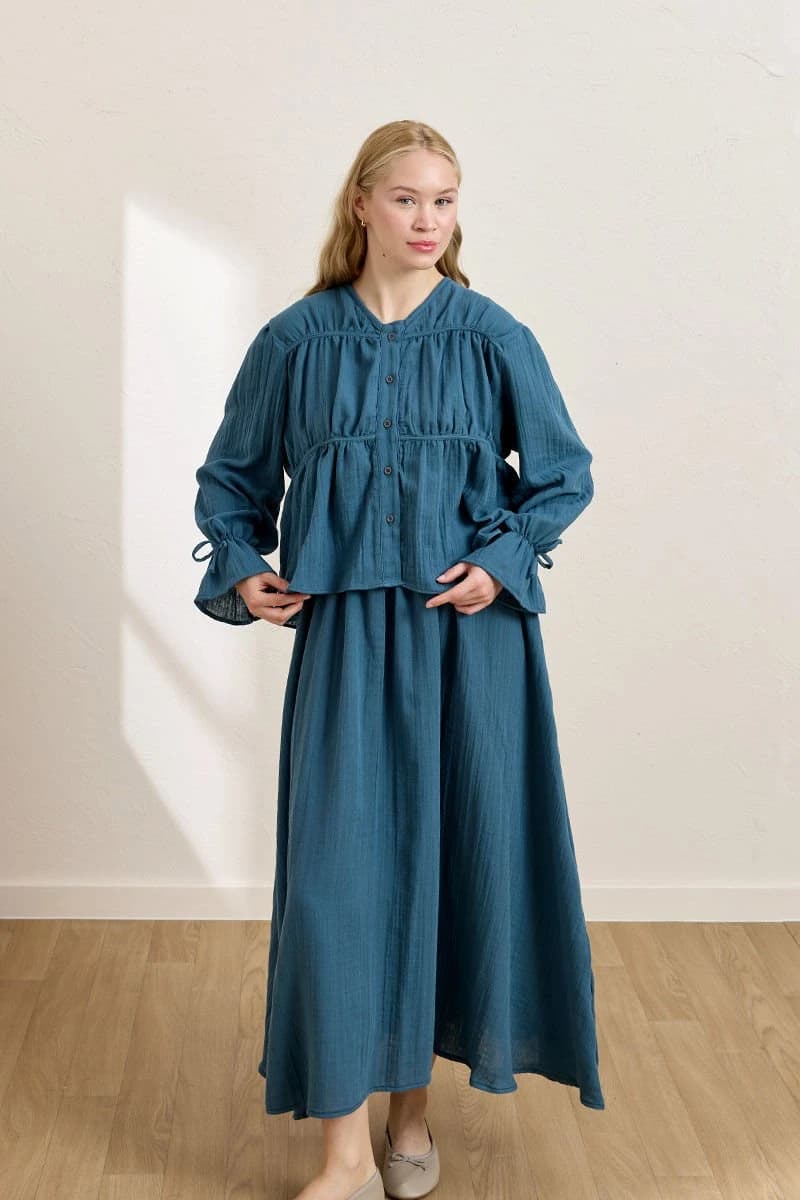 Blue Muslin Piped Blouse & Balloon Skirt Set detailed view 5