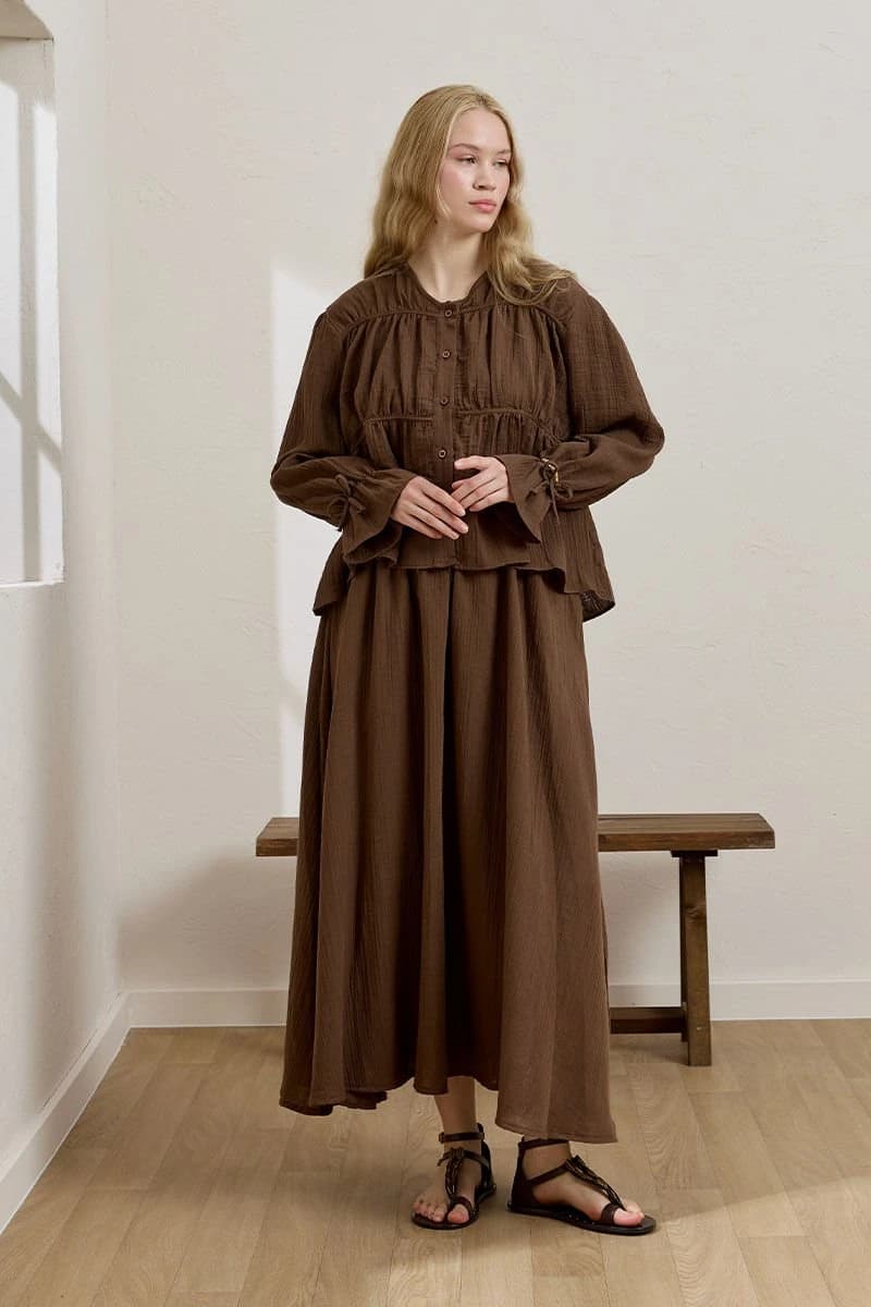 Vintage-Style Muslin Two-Piece Set - Ruffled Blouse & Maxi Balloon Skirt