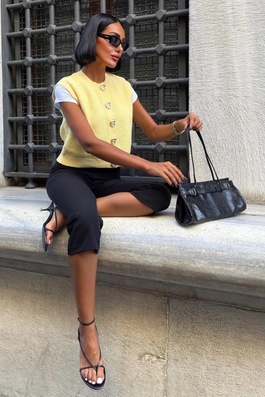 Yellow Button Front Vest Women Cropped Knit Cardigan Sleeveless Sweater Vest Textured Waffle Knit Layering Top Vintage Style - görsel 1