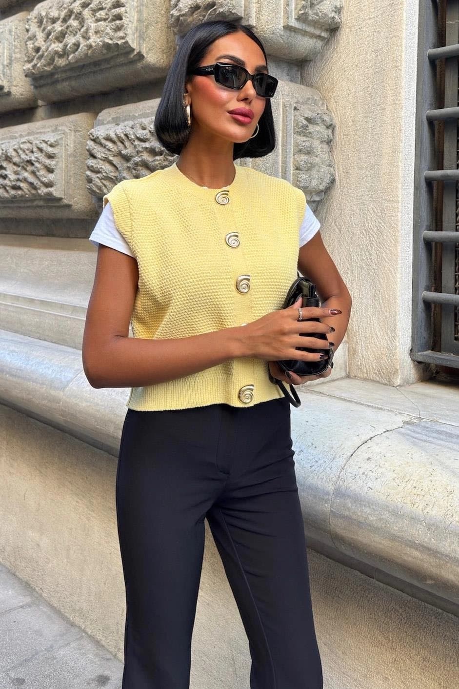 Yellow Button Front Vest Women Cropped Knit Cardigan Sleeveless Sweater Vest Textured Waffle Knit Layering Top Vintage Style - görsel 3