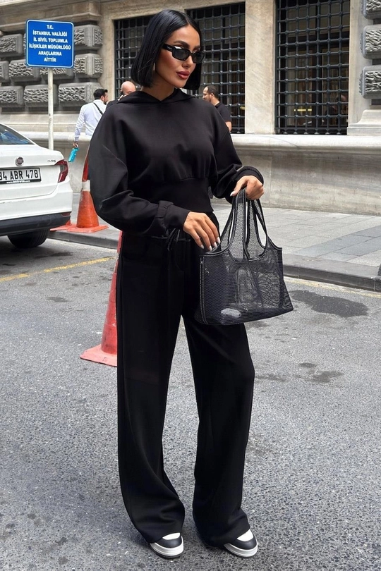 Casual and Trendy : The Black Casual Set That Redefines Streetwear