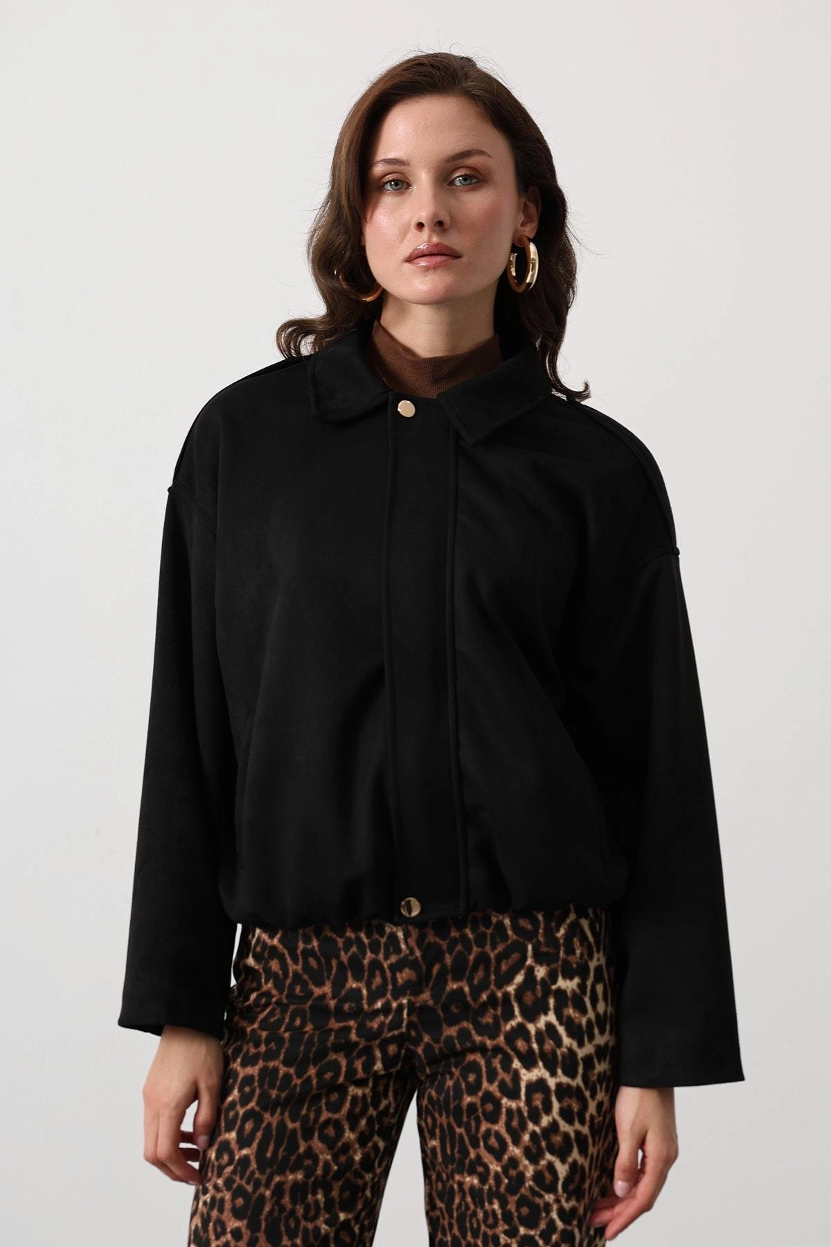 Black Suede Jacket, Cropped Bomber Jacket for Women, Minimalist 90s Style Blouson Coat, Casual Streetwear Outerwear with Gold Snaps