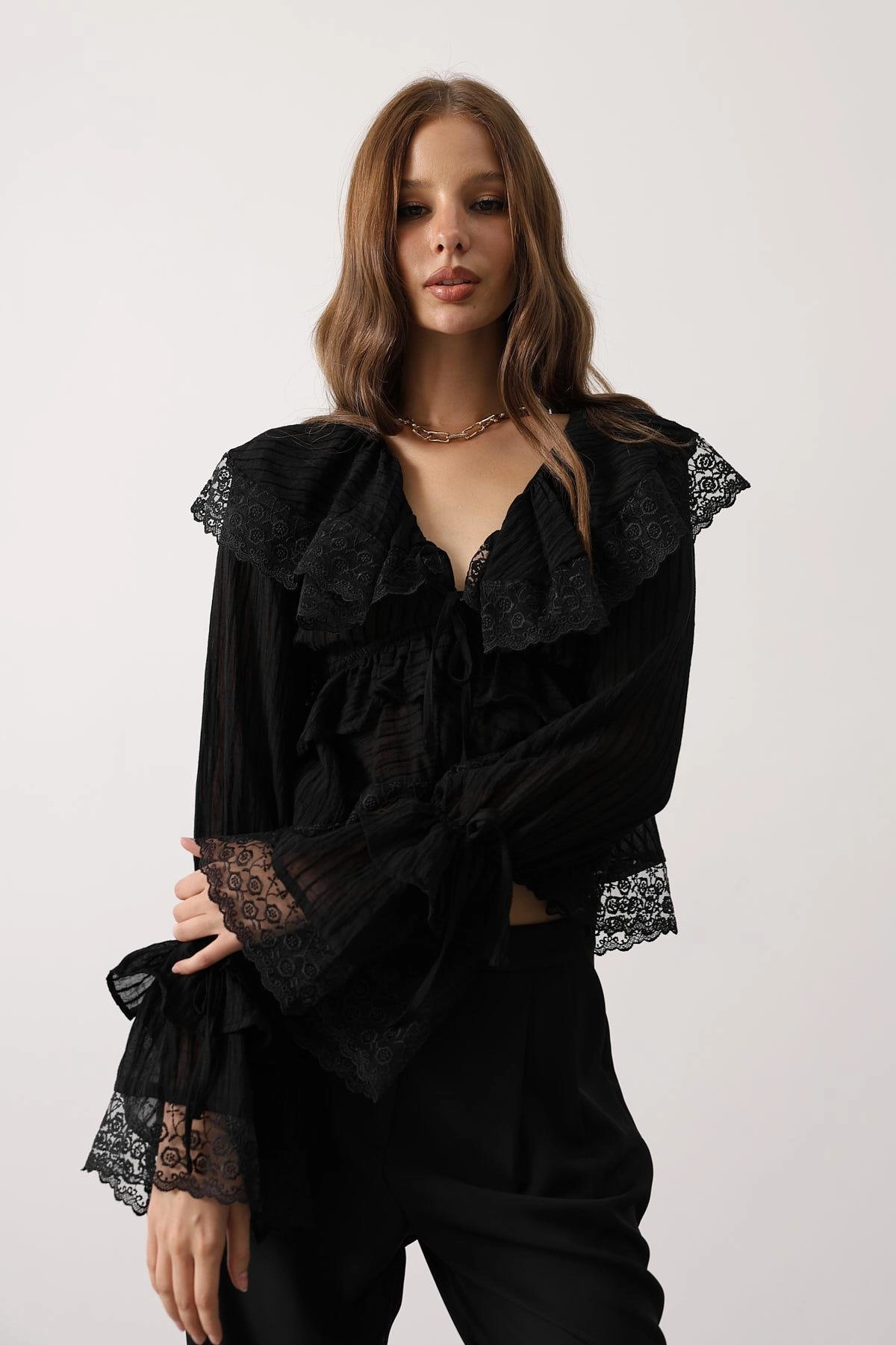 Gothic Black Lace Crop Top Ruffle Blouse Long Sleeve Victorian Romantic Dark Academia Women Fashion Vintage Style Shirt