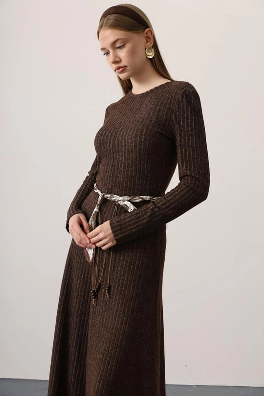 The Secret to Winter Chic: Mastering the Modest Maxi Dress and the Art of the Statement Belt